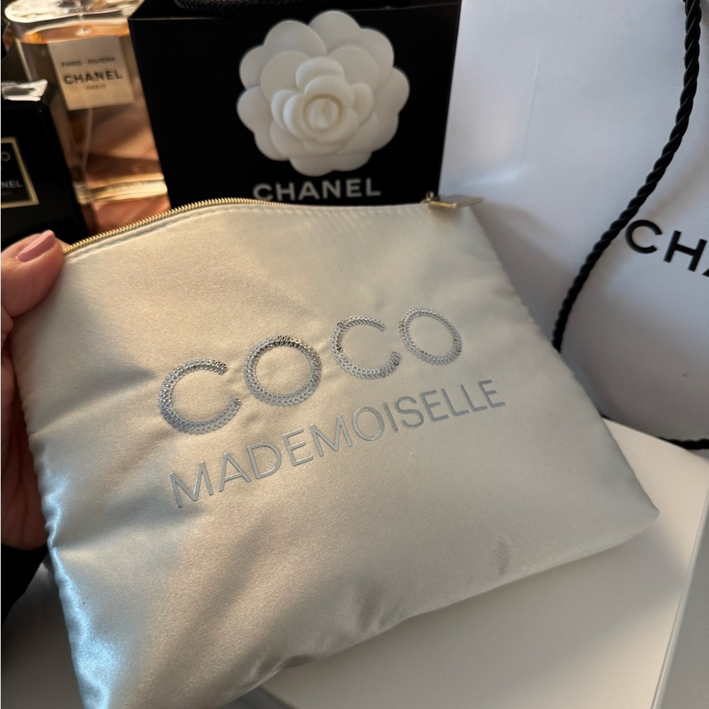 Chanel Coco Mademoiselle Beauty Makeup Bag in Diamond White Color